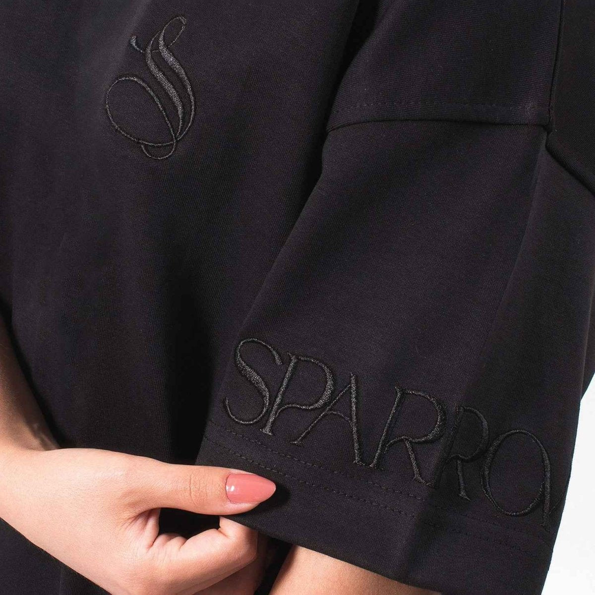 Essentials Black Oversized T-shirt - SPARROW